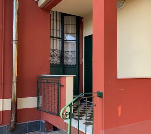 :Lo Spazio Esterno Lastricato
